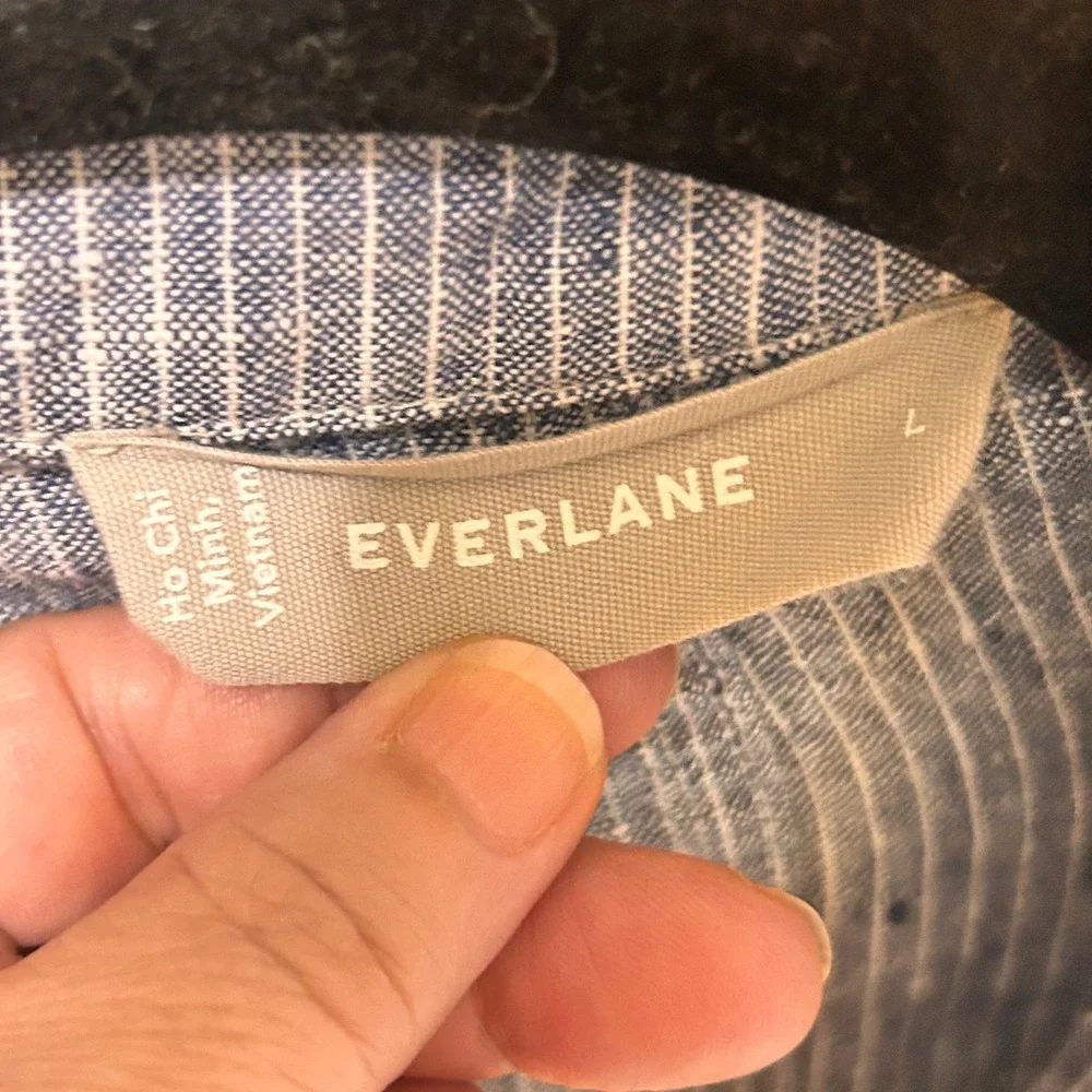 Everlane Linen Shirt L Blue Pinstripe Short Sleeve Button Down Pocket - Picture 3 of 5